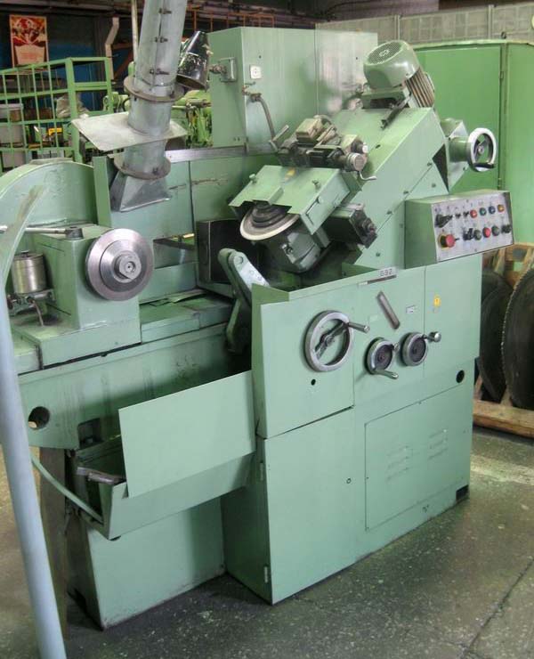 3Д692 Загальний вигляд заточувального верстата Загальний вигляд заточувального верстата 3Д692